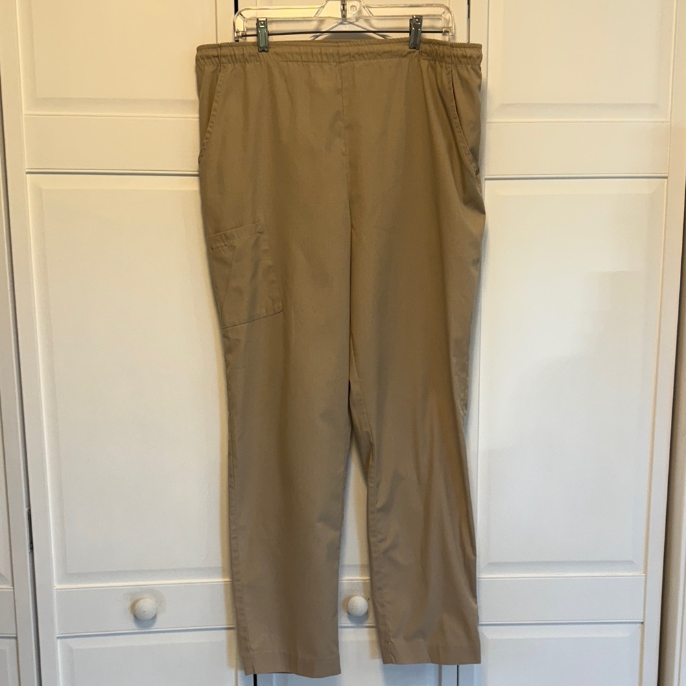 Barco Uniforms Men’s Tan Cargo Scrubs